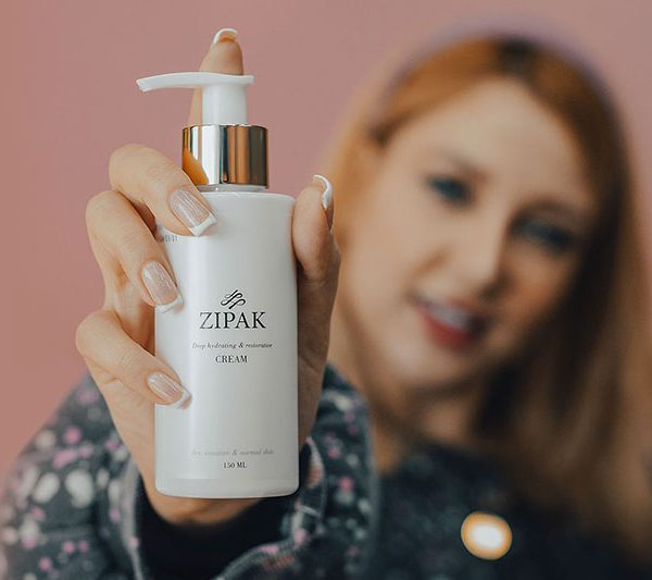 کرم آبرسان و نرم کننده پوست زیپک